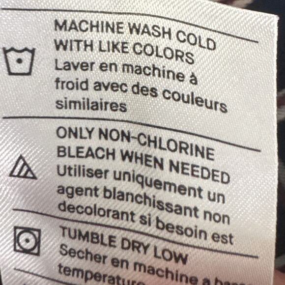 Vince Men's Classic Button Up Shirt Navy Red Plaid Size M Layering Preppy Fall - Picture 10 of 10